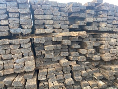 Reclaimed Grade B Railway Sleepers 110mm X 220mm (From 2.4 To 2.6m ...